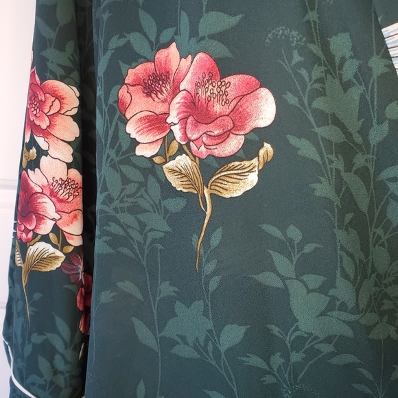 Green Botanical Print Wrap Top - Picture 3 of 3